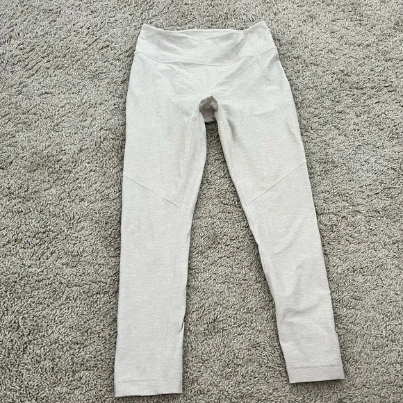 Outdoor Voices 25” Warmup Light Cream/Gray Marled Leggings - Picture 4 of 5